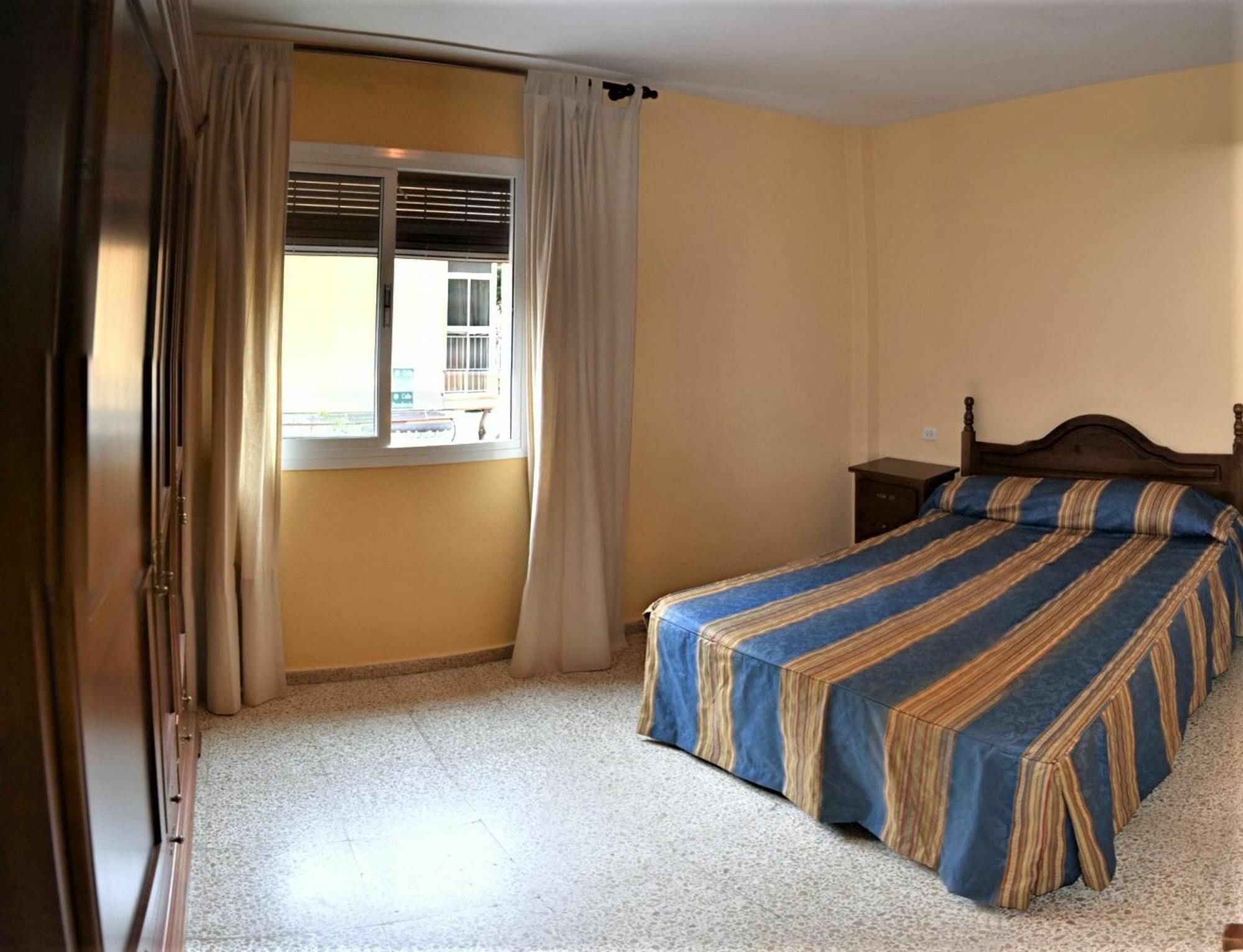With 3 Bedrooms In Fuengirola, With Balcony - 800 M From The * Fuengirola